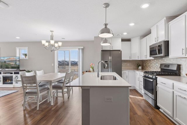 8067 Abercrombie Lane, Woodbury, MN 55129