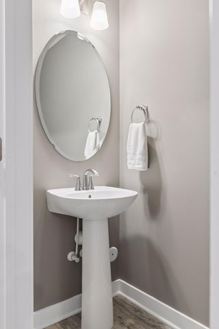 8067 Abercrombie Lane, Woodbury, MN 55129