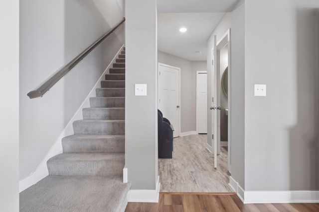 8067 Abercrombie Lane, Woodbury, MN 55129