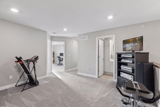 8067 Abercrombie Lane, Woodbury, MN 55129