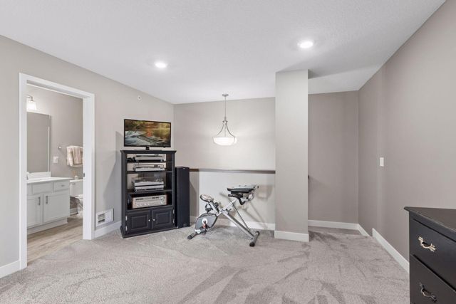 8067 Abercrombie Lane, Woodbury, MN 55129