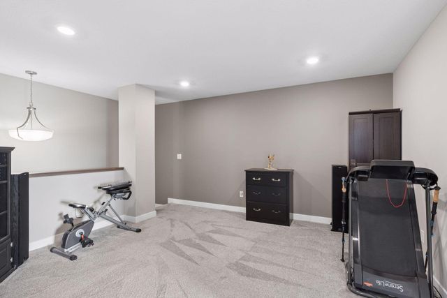 8067 Abercrombie Lane, Woodbury, MN 55129