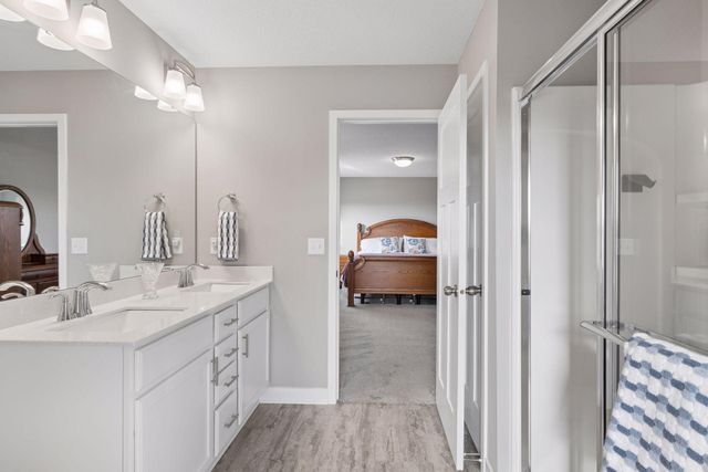 8067 Abercrombie Lane, Woodbury, MN 55129