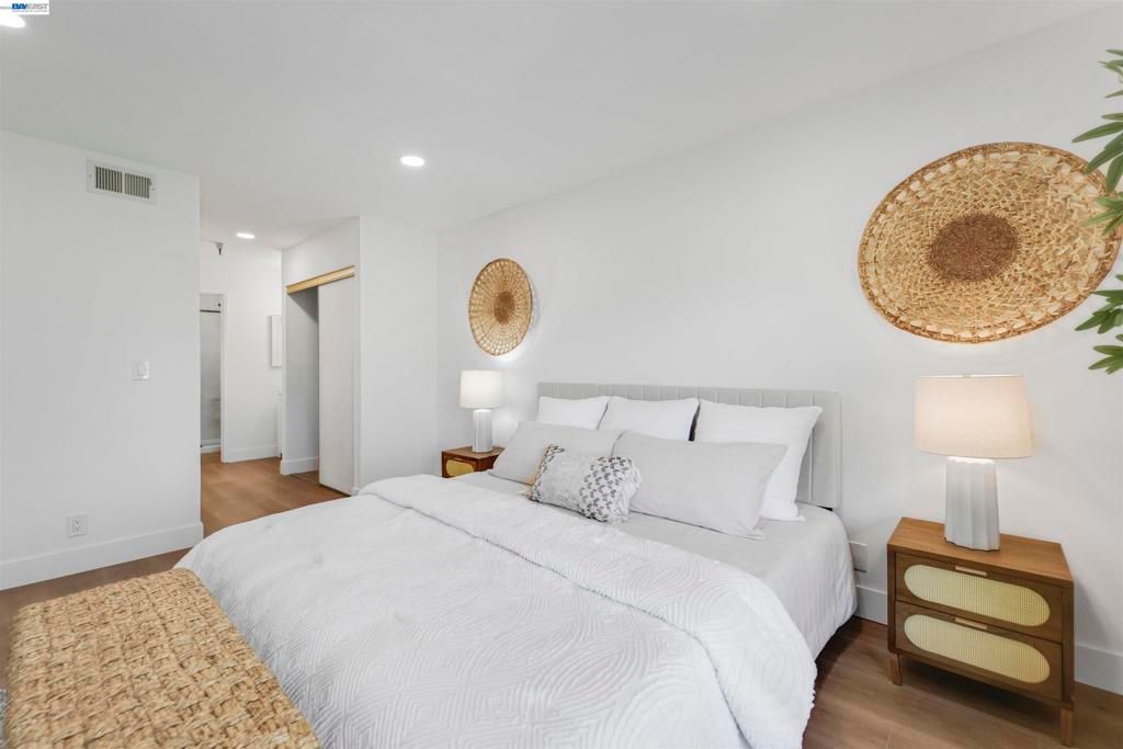 Image 38 of property listing at 2111 Latham St 307, Mountain View, CA 94040