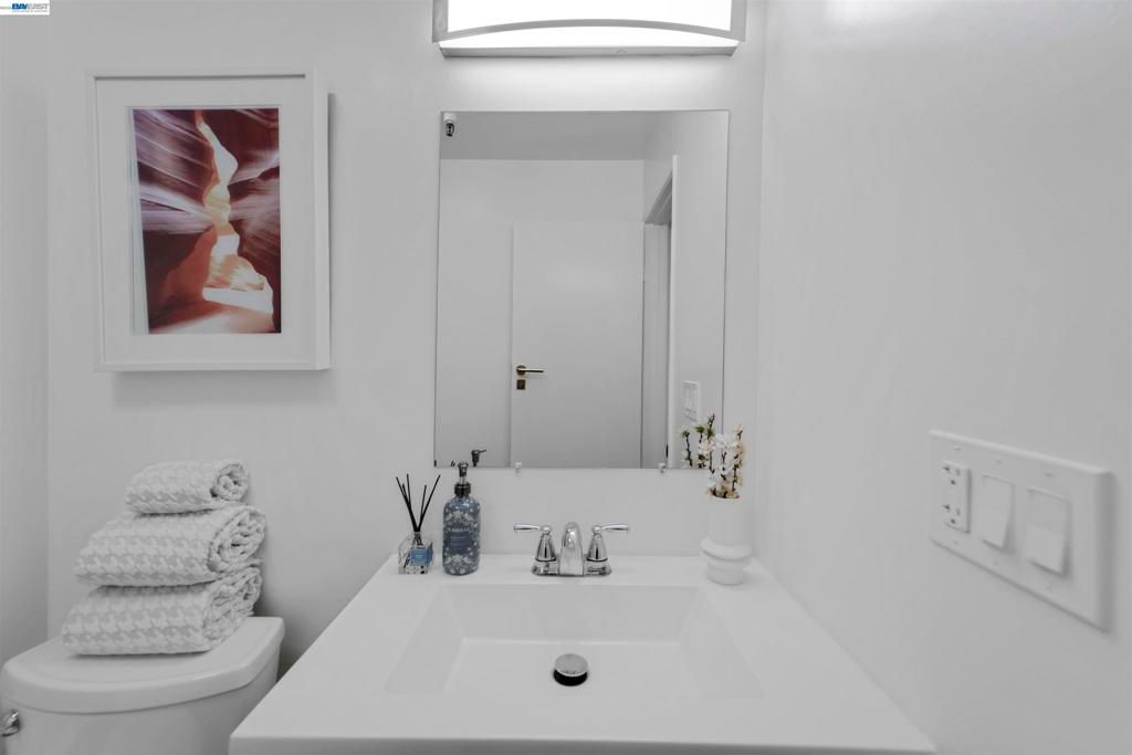 Image 50 of property listing at 2111 Latham St 307, Mountain View, CA 94040
