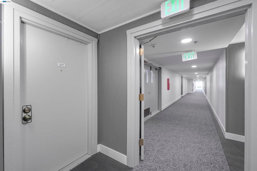 Image 59 of property listing at 2111 Latham St 307, Mountain View, CA 94040