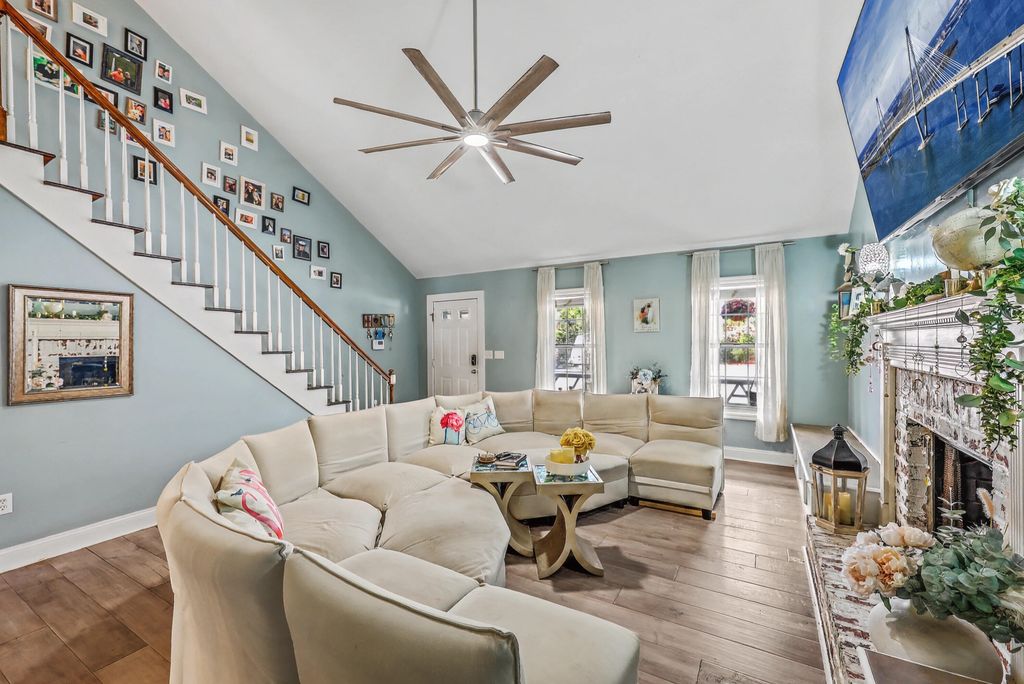 Image 18 of property listing at 1590 Wabeek Way, Charleston, SC 29414