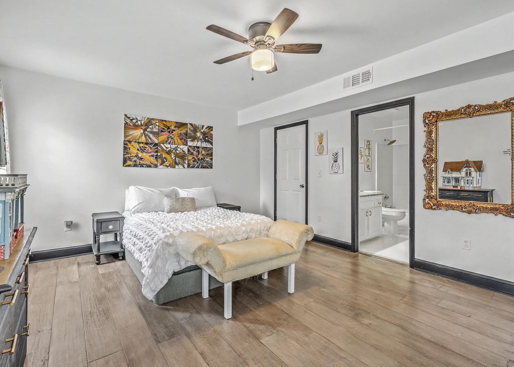 Image 22 of property listing at 1590 Wabeek Way, Charleston, SC 29414