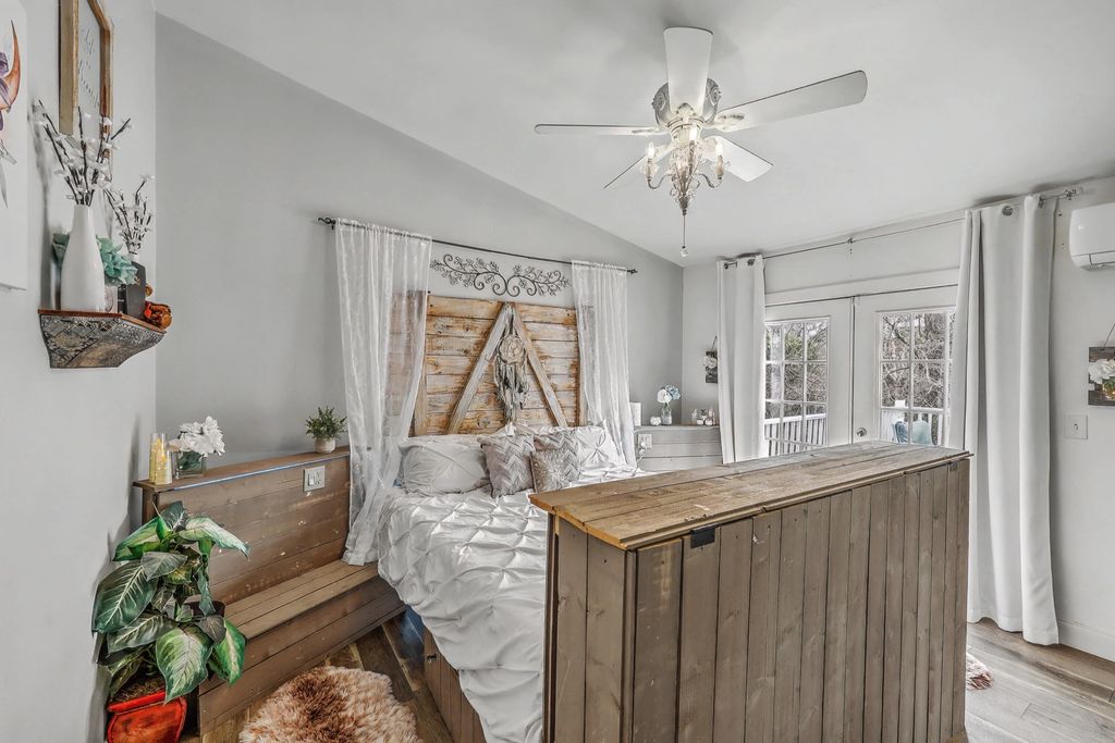 Image 26 of property listing at 1590 Wabeek Way, Charleston, SC 29414