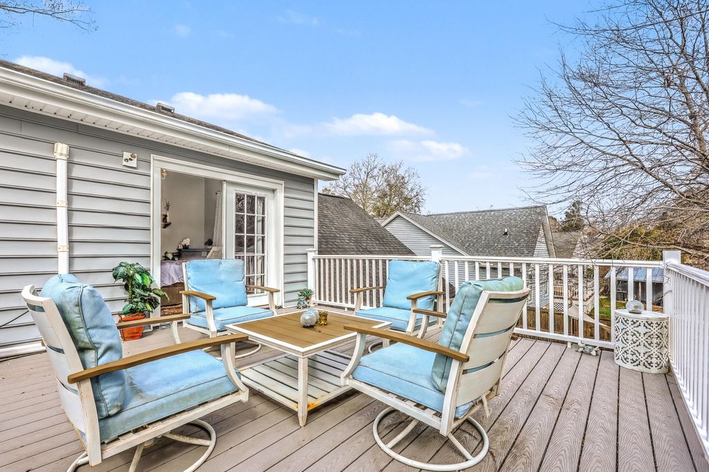 Image 40 of property listing at 1590 Wabeek Way, Charleston, SC 29414