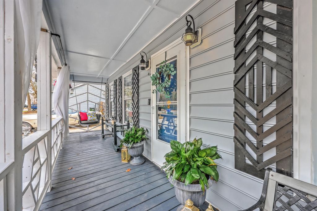 Image 50 of property listing at 1590 Wabeek Way, Charleston, SC 29414