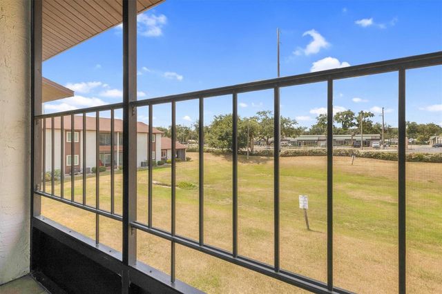 39132 COUNTY ROAD 54 2066, Zephyrhills, FL 33542