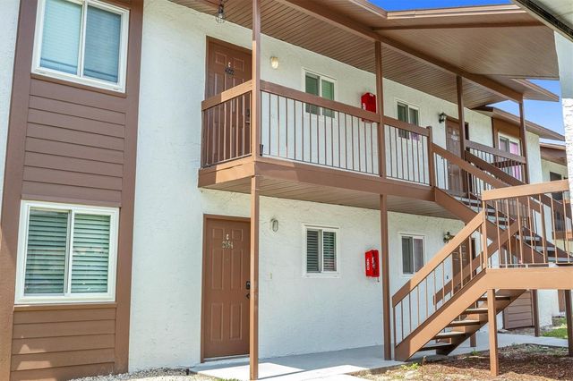 39132 COUNTY ROAD 54 2066, Zephyrhills, FL 33542