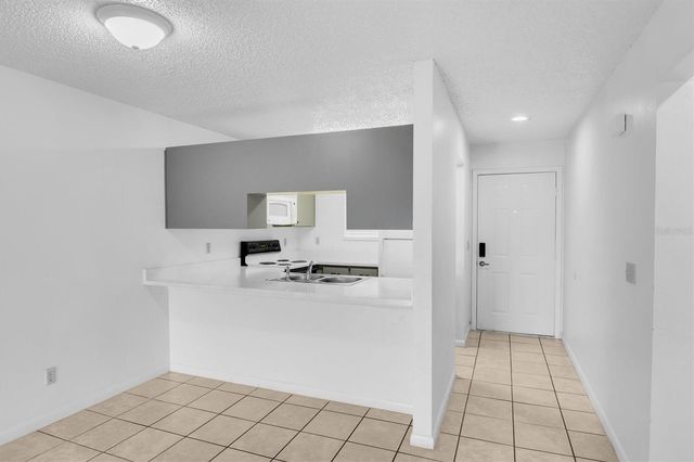 39132 COUNTY ROAD 54 2066, Zephyrhills, FL 33542