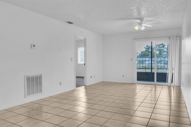 39132 COUNTY ROAD 54 2066, Zephyrhills, FL 33542