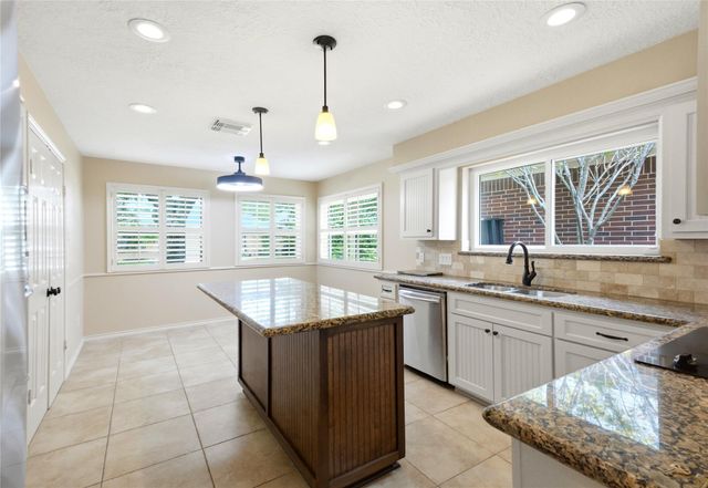 7239 N Hearthstone Green Drive, Houston, TX 77095