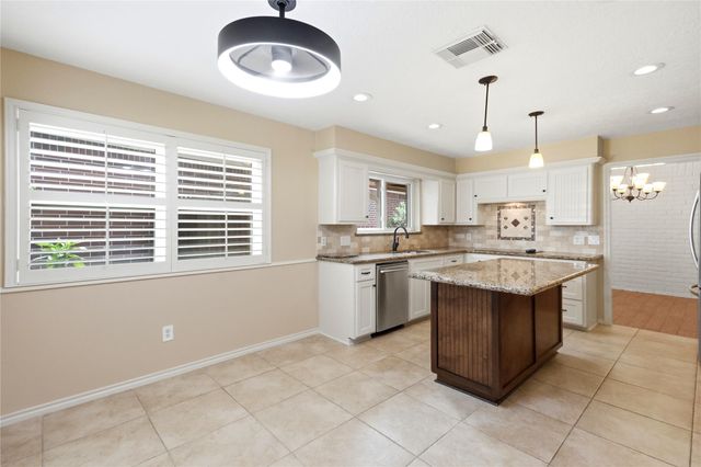 7239 N Hearthstone Green Drive, Houston, TX 77095