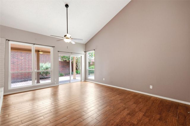 7239 N Hearthstone Green Drive, Houston, TX 77095