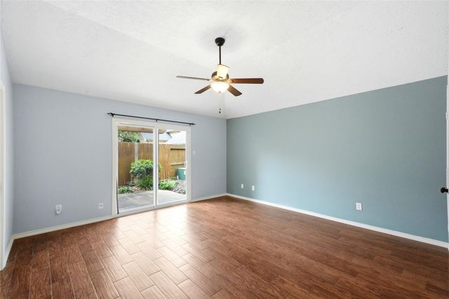 7239 N Hearthstone Green Drive, Houston, TX 77095