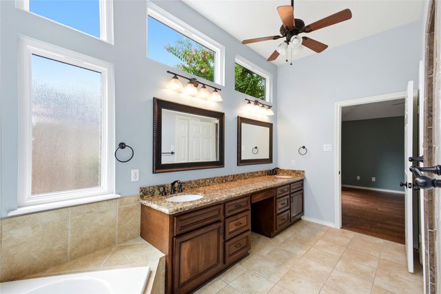 7239 N Hearthstone Green Drive, Houston, TX 77095