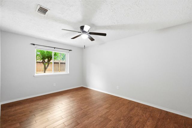 7239 N Hearthstone Green Drive, Houston, TX 77095