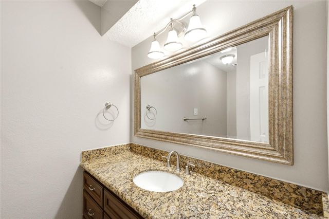 7239 N Hearthstone Green Drive, Houston, TX 77095