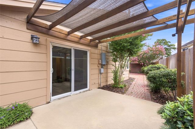 7239 N Hearthstone Green Drive, Houston, TX 77095