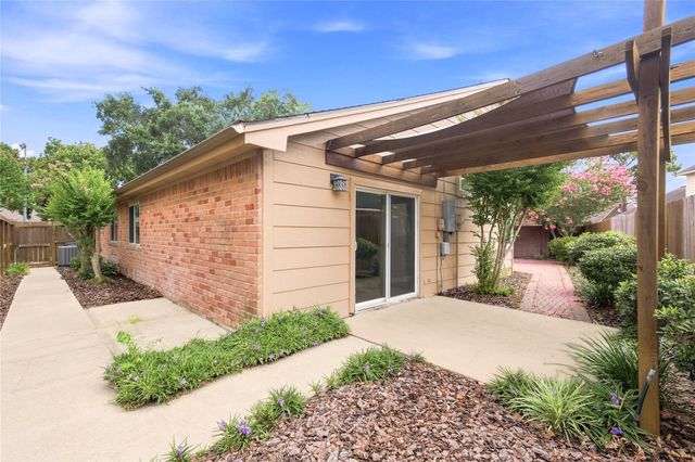 7239 N Hearthstone Green Drive, Houston, TX 77095
