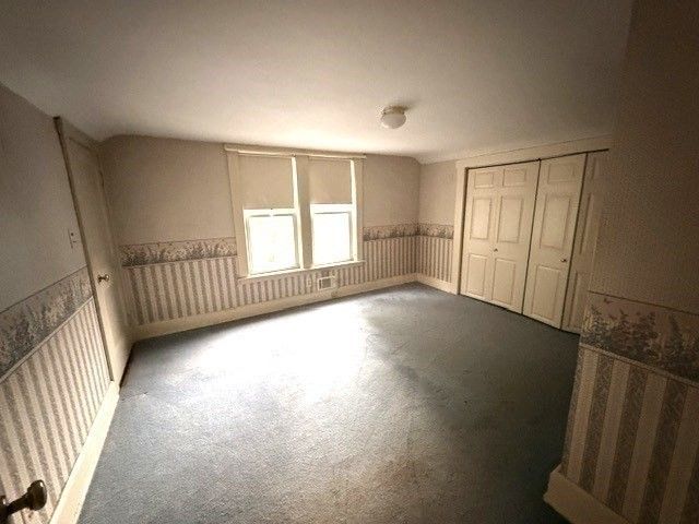34 Lenox St, Fitchburg, MA 01420