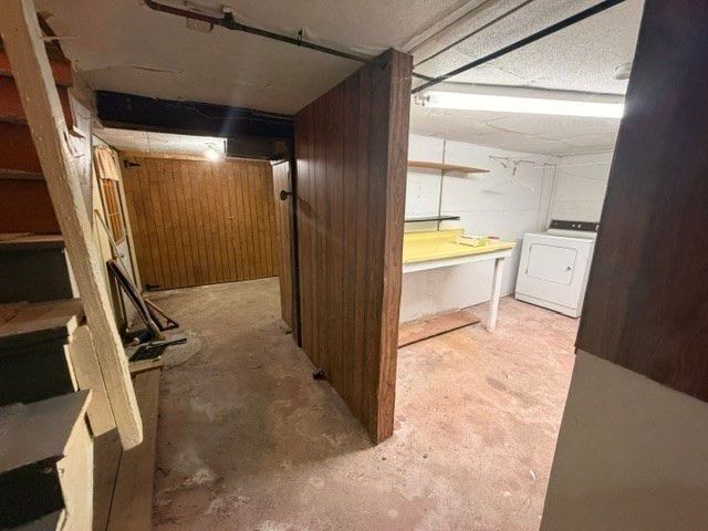 34 Lenox St, Fitchburg, MA 01420