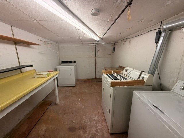 34 Lenox St, Fitchburg, MA 01420