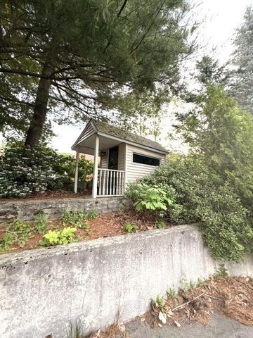 34 Lenox St, Fitchburg, MA 01420