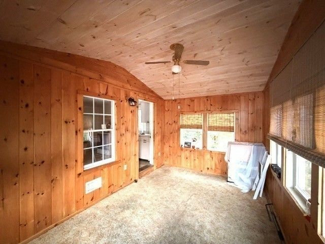 34 Lenox St, Fitchburg, MA 01420