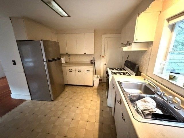 34 Lenox St, Fitchburg, MA 01420