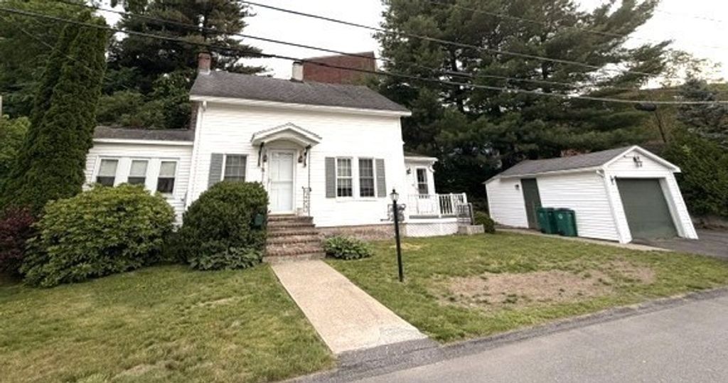 34 Lenox St, Fitchburg, MA 01420