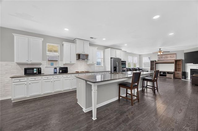444 Lance View Lane, Lawrenceville, GA 30045
