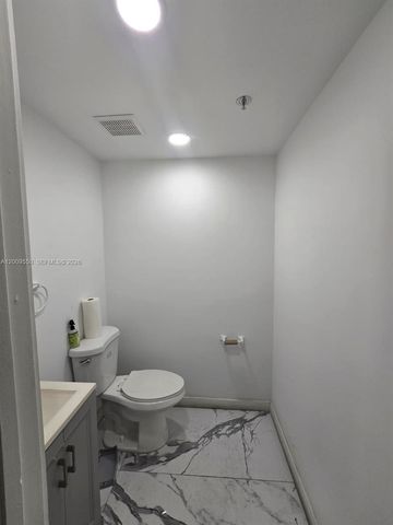 7953 NW 64th St, Medley, FL 33166