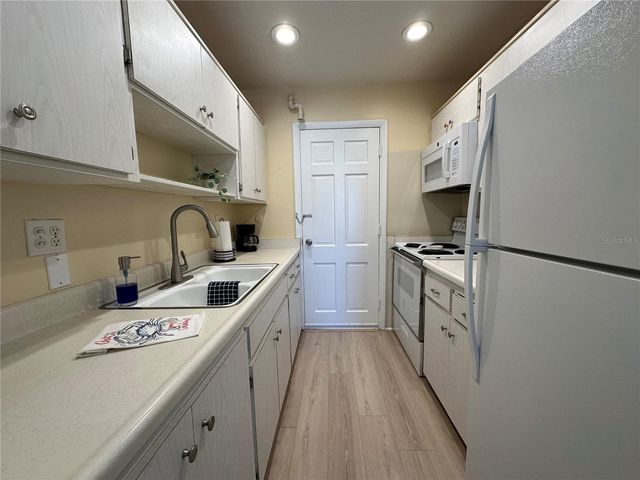 200 THE ESPLANADE N B10, Venice, FL 34285