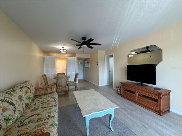 200 THE ESPLANADE N B10, Venice, FL 34285