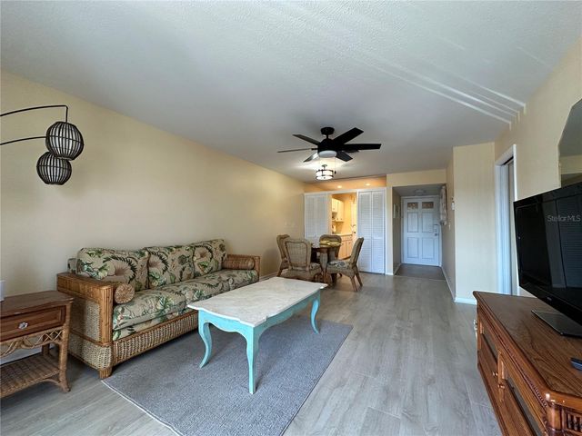 200 THE ESPLANADE N B10, Venice, FL 34285