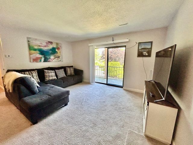 685 Oak Street 4-6, Brockton, MA 02301