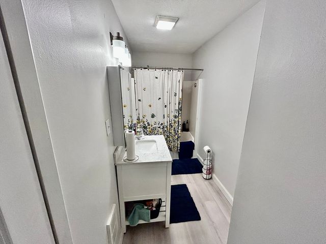 685 Oak Street 4-6, Brockton, MA 02301