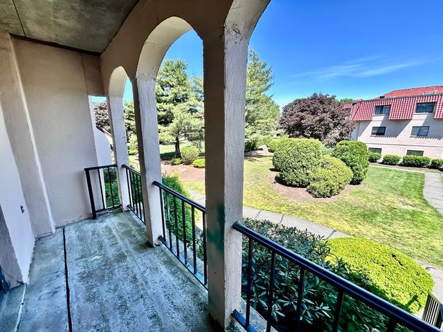 685 Oak Street 4-6, Brockton, MA 02301