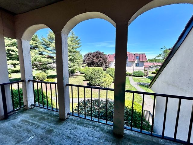 685 Oak Street 4-6, Brockton, MA 02301