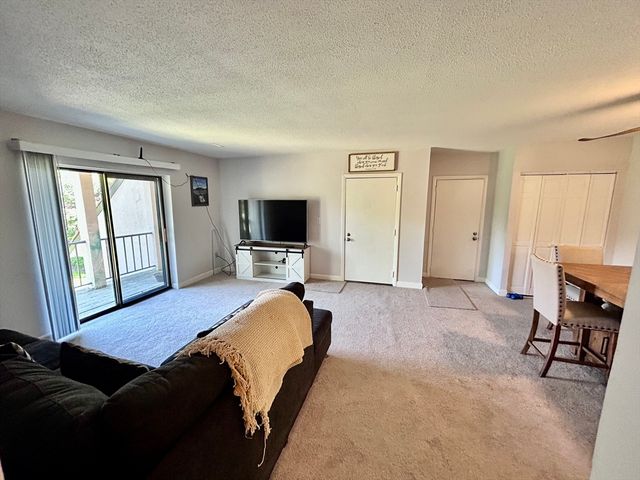 685 Oak Street 4-6, Brockton, MA 02301