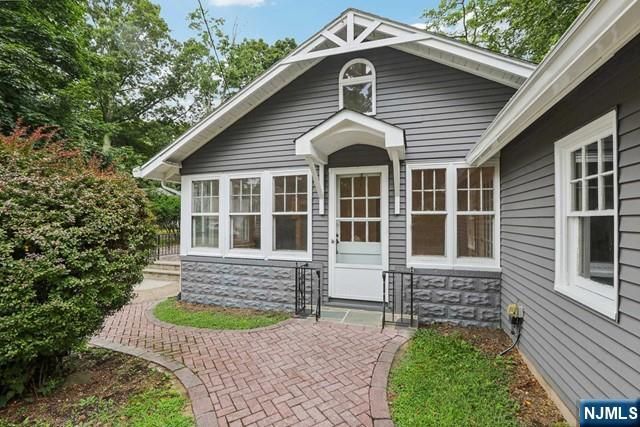 261 W Saddle River Road, Upper Saddle River, NJ 07458