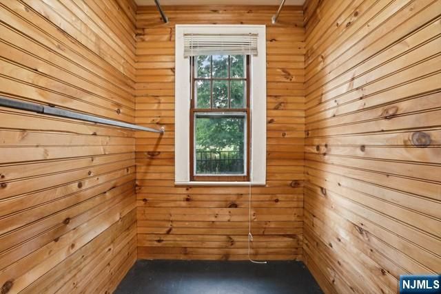 261 W Saddle River Road, Upper Saddle River, NJ 07458