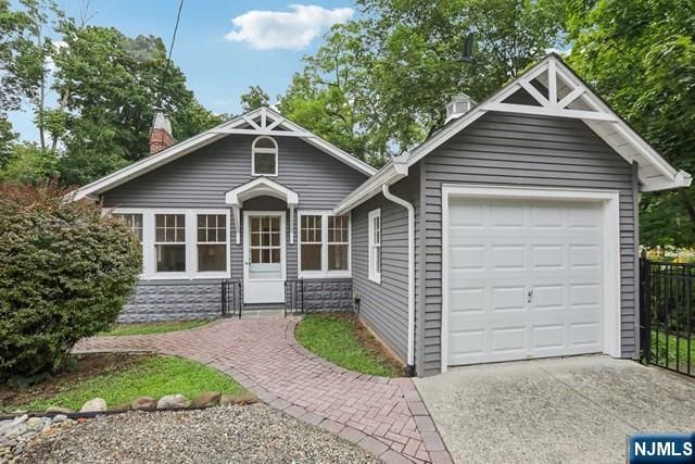 261 W Saddle River Road, Upper Saddle River, NJ 07458
