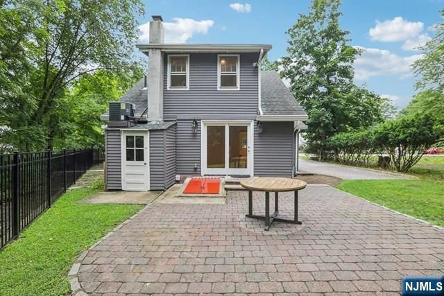 261 W Saddle River Road, Upper Saddle River, NJ 07458