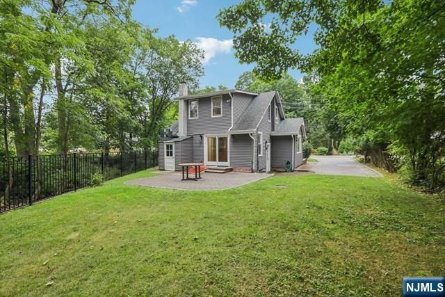 261 W Saddle River Road, Upper Saddle River, NJ 07458